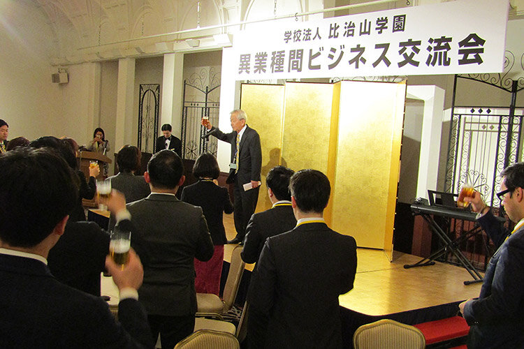 乾杯発声　石井学長