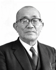 初代学園長　国信 玉三氏